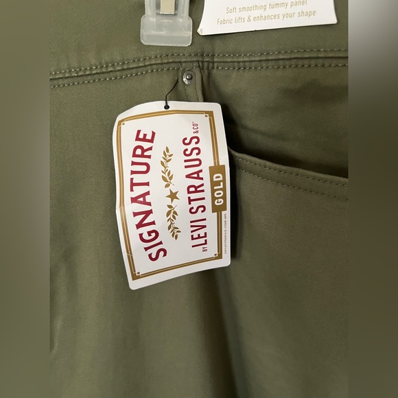 Signature by Levi Strauss & Co. Gold Label Women's Totally Shaping Pull-on Size - Picture 4 of 11